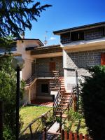 Budynek, w którym mieści się apartament