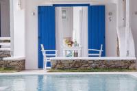 Bazén v ubytovaní Villa Del Sol Mykonos Junior Suite alebo v jeho blízkosti
