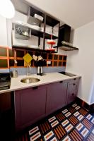 A kitchen or kitchenette at La Donota