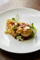 ホテルの敷地内または近くでの食事または食べ物