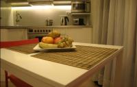 Kuchyňa alebo kuchynka v ubytovaní ORANGEHOMES one bedroom Modern apartment in the city center