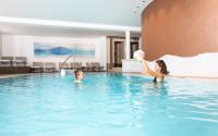 The swimming pool at or close to Hotel Kammerlander