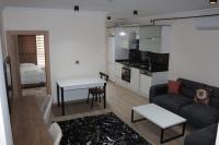 A kitchen or kitchenette at White House Apart