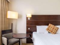 Postel nebo postele na pokoji v ubytování Mercure Maidstone Great Danes Hotel