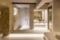 Koupelna v ubytování Inotropes Boutique Suites - Adults Only