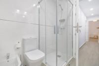 Koupelna v ubytování Tejón y Marín, nuevo apartamento en casco antigüo