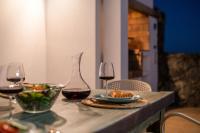 Nápoje v ubytovaní ODIN LUXURY VILLA by Buenavilla
