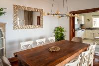 Kuchyňa alebo kuchynka v ubytovaní ODIN LUXURY VILLA by Buenavilla