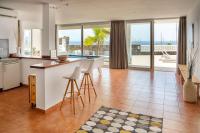 Kuchyňa alebo kuchynka v ubytovaní ODIN LUXURY VILLA by Buenavilla
