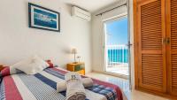 Posteľ alebo postele v izbe v ubytovaní Villa Miramar Rincon de la Victoria by Ruralidays