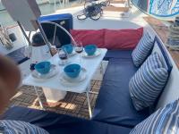 Posezení v ubytování Spacious and cozy caribbean boat in Barcelona with tour option