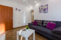Posezení v ubytování One-Bedroom Apartment Crikvenica 4