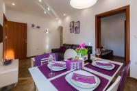Posezení v ubytování One-Bedroom Apartment Crikvenica 4