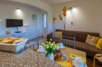 TV a/nebo společenská místnost v ubytování One-Bedroom Apartment Crikvenica 4