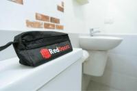 RedDoorz CBD Polonia Medanの見取り図または間取り図