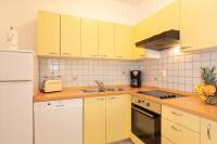 Kuchyňa alebo kuchynka v ubytovaní Apartments Doris, Krk