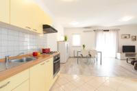 Kuchyňa alebo kuchynka v ubytovaní Apartments Doris, Krk