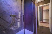 A bathroom at Corte Rubbi 7 Deluxe Apartment