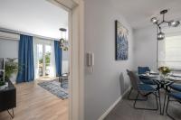 Posedenie v ubytovaní Blue Allure Apartment