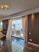 Posedenie v ubytovaní One 360 Skyline Athens Penthouses