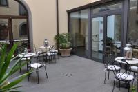 Restauracja lub miejsce do jedzenia w obiekcie Hotel Urbano V