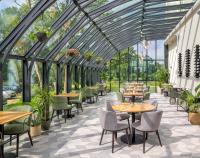 Vườn quanh Hotel Flora Batava