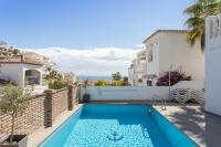 Bazén v ubytování Villa La Casita Burriana Nerja nebo v jeho okolí