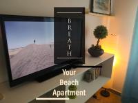 TV a/nebo společenská místnost v ubytování Burero Beach Stay - Comfy - Near airport & Beaches