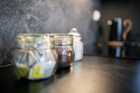 Príslušenstvo na prípravu kávy alebo čaju v ubytovaní Loft Króla Kazimierza