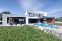 Bazén v ubytovaní Vila Mediterraneo alebo v jeho blízkosti