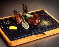 Jídlo v hotelu nebo okolí