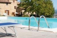 Bazén v ubytovaní Agriturismo Villa Lugnano Casale Con Piscina Privata alebo v jeho blízkosti