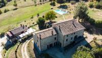 Bazén v ubytovaní Agriturismo Villa Lugnano Casale Con Piscina Privata alebo v jeho blízkosti