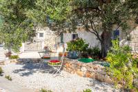 Vonkajšia záhrada v ubytovaní Villa Lukrecija Stonehouse