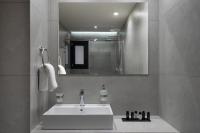 A bathroom at Hestia - Alexandras 38
