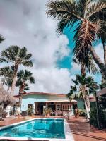 Arubiana Inn Hotelの敷地内または近くにあるプール