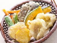 ホテルの敷地内または近くでの食事または食べ物