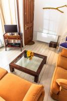 TV a/nebo společenská místnost v ubytování Lovely Apartment Sultan Ahmet Old part Istanbul