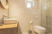 Koupelna v ubytování Apartmani Benzon