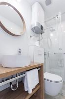 Koupelna v ubytování Apartmani Benzon