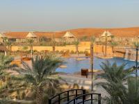 Al Badayer Retreat by Sharjah Collectionの敷地内または近くにあるプール