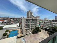 Nespecifikovaný výhled na destinaci Pattaya Central nebo výhled na město při pohledu z apartmánu