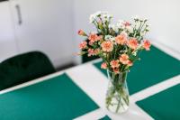 Łóżko lub łóżka w pokoju w obiekcie Apartamenty Zielona Lipka