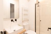 Koupelna v ubytování New Abando AC by Staynnapartments