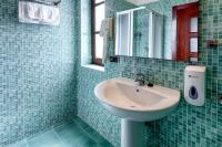 A bathroom at Apartamentos Costa Esmeralda