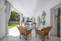 A seating area at Menorca Villa Marbella