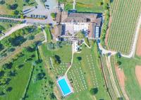 Bazén v ubytovaní Hotel Villa Cariola alebo v jeho blízkosti
