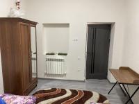 Chinara Guest House Airportの見取り図または間取り図