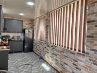 Chinara Guest House Airportにあるキッチンまたは簡易キッチン