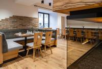 Posezení v ubytování Hotel Goldener Hirsch